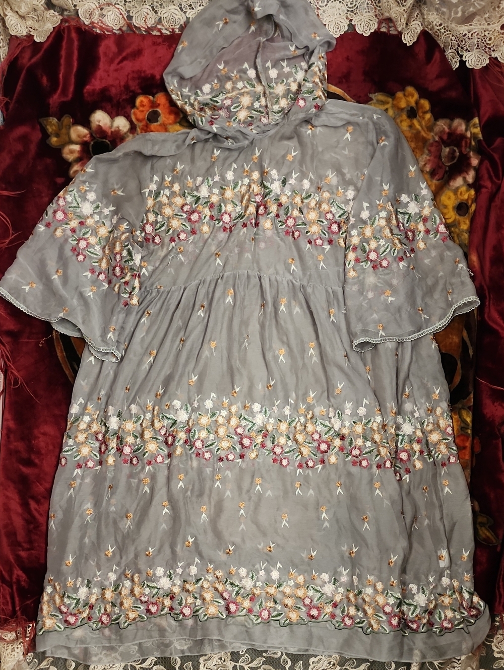 FAIRY CORE! 🧚♀️ Embroidered Grey Floral Hooded Dress